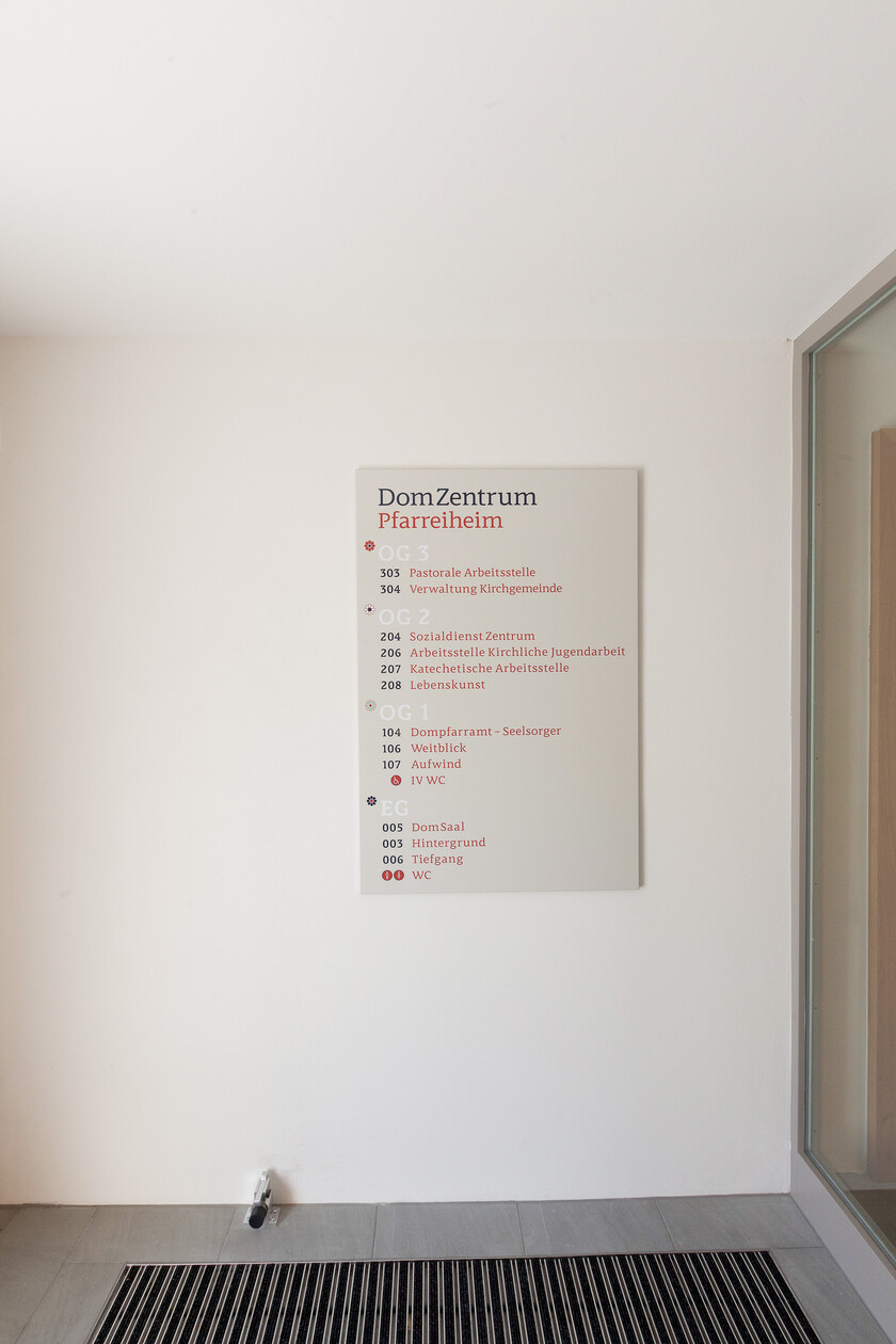 FEINFORM Grafik, Zürich - Atelier für Signaletik und Corporate Design: Projekt Domzentrum