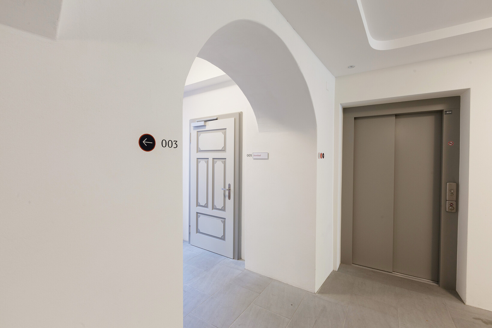 FEINFORM Grafik, Zürich - Atelier für Signaletik und Corporate Design: Projekt Domzentrum